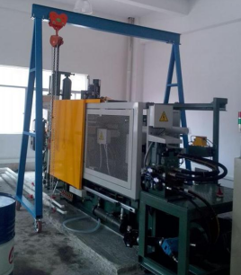 小型龍門吊助力于濟南高新區廠房搬遷